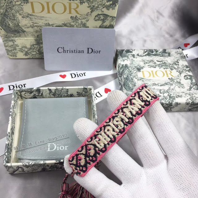Dior飾品 迪奧經典熱銷款編織伸縮流蘇手繩手環  zgd1326